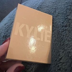 Kylie Cosmetics Pressed Illuminating Powder
